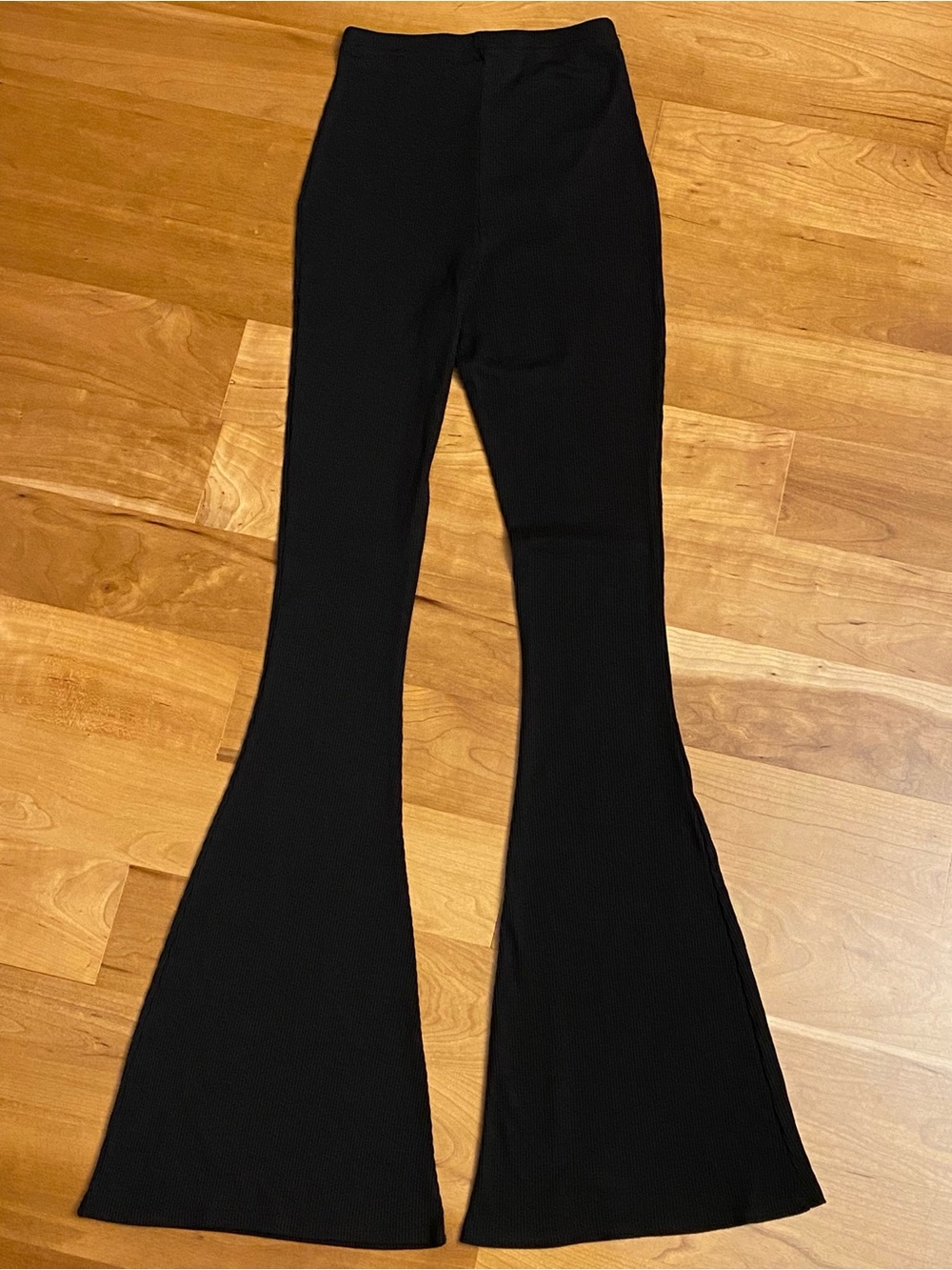 PrettyLittleThing 90s Black Ribbed Flared Pants - Picture 2 of 5